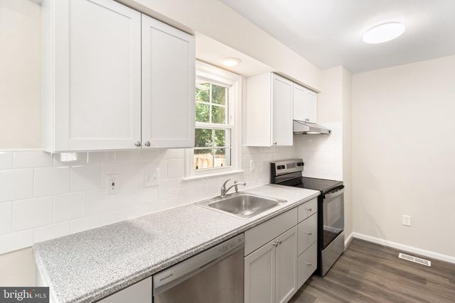 8581 CHESTER GROVE CT, Springfield, VA 22153