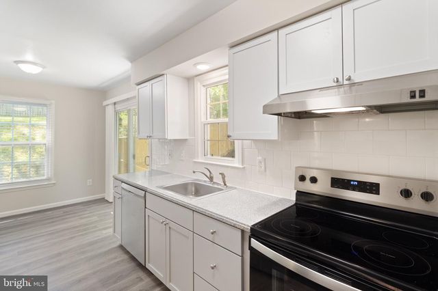 8581 CHESTER GROVE CT, Springfield, VA 22153