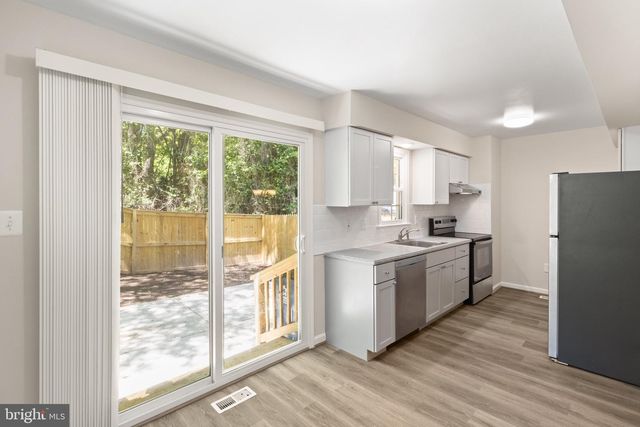 8581 CHESTER GROVE CT, Springfield, VA 22153