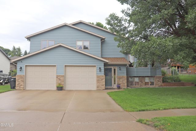 1909 23rd Street, Bismarck, ND 58501 property photo