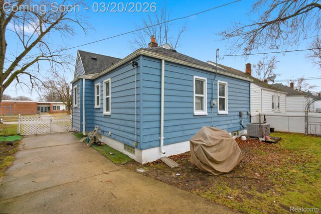 17630 Brady, Redford Charter Township, MI 48240