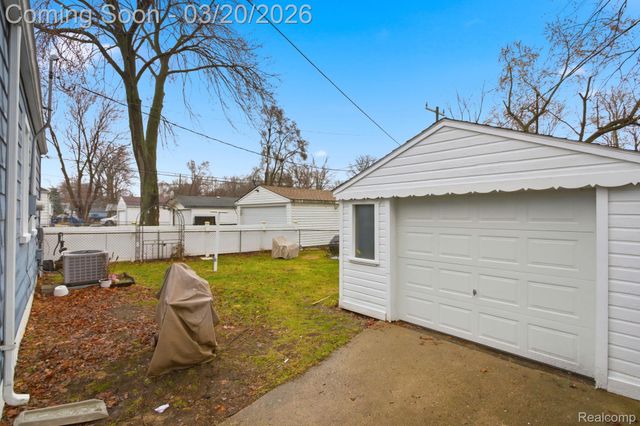 17630 Brady, Redford Charter Township, MI 48240