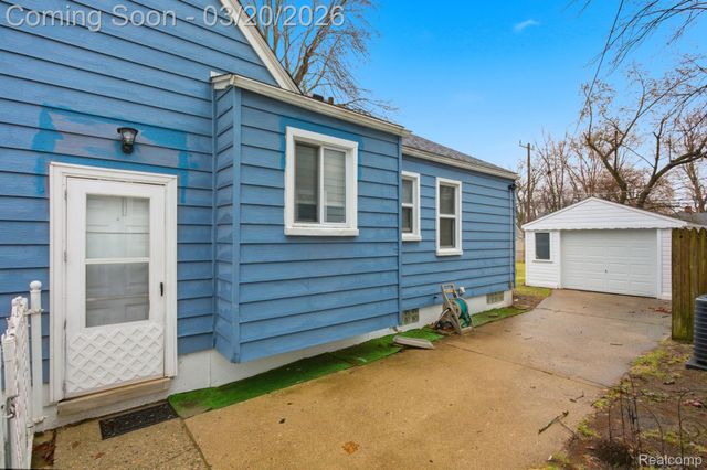 17630 Brady, Redford Charter Township, MI 48240