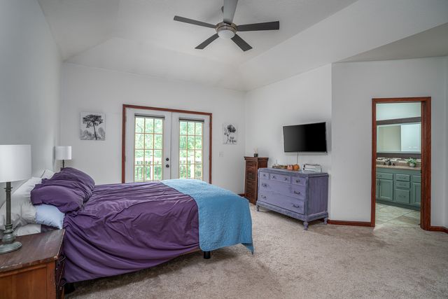 1585 DEER WOOD Drive, Bettendorf, IA 52722