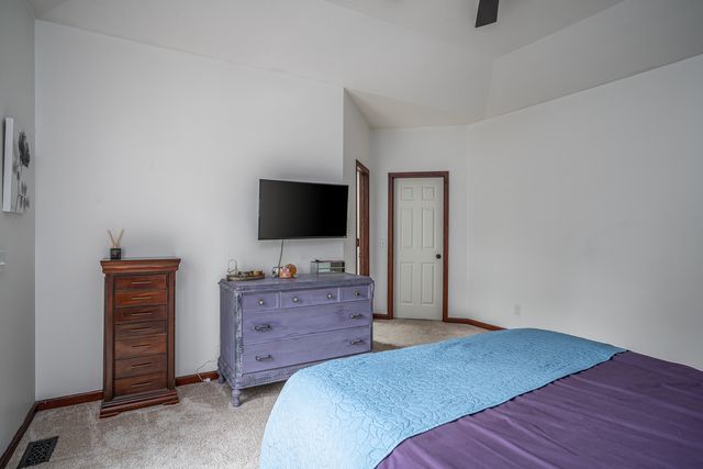 1585 DEER WOOD Drive, Bettendorf, IA 52722