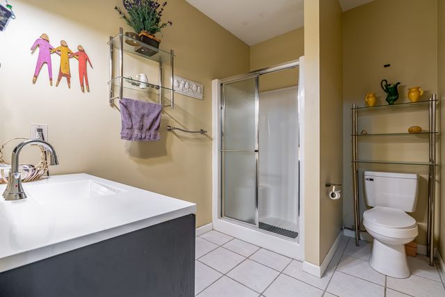 1585 DEER WOOD Drive, Bettendorf, IA 52722