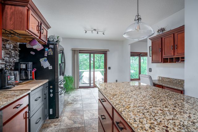 1585 DEER WOOD Drive, Bettendorf, IA 52722