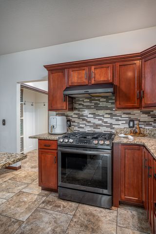 1585 DEER WOOD Drive, Bettendorf, IA 52722