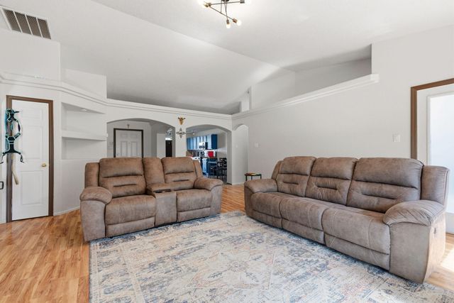 1362 Vista Escondida Court SW, Los Lunas, NM 87031