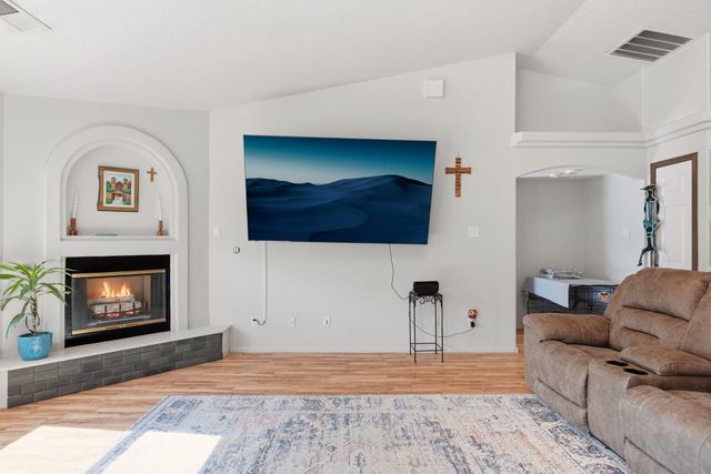 1362 Vista Escondida Court SW, Los Lunas, NM 87031