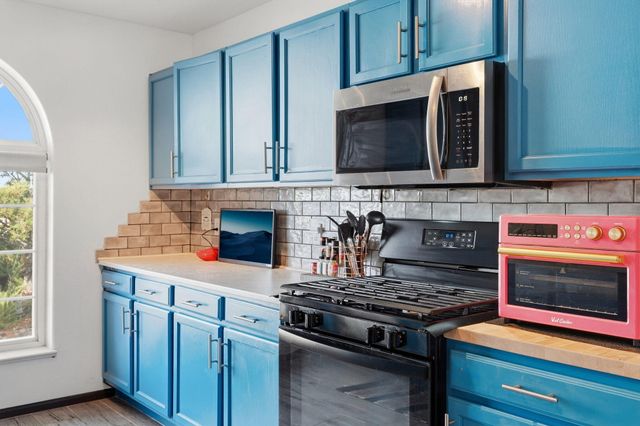 1362 Vista Escondida Court SW, Los Lunas, NM 87031