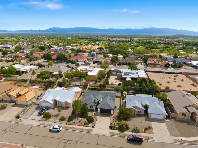 1362 Vista Escondida Court SW, Los Lunas, NM 87031