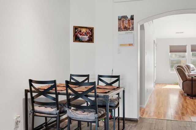 1362 Vista Escondida Court SW, Los Lunas, NM 87031