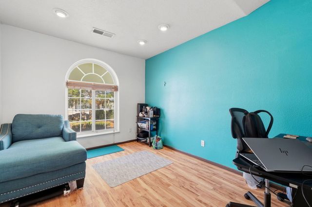 1362 Vista Escondida Court SW, Los Lunas, NM 87031