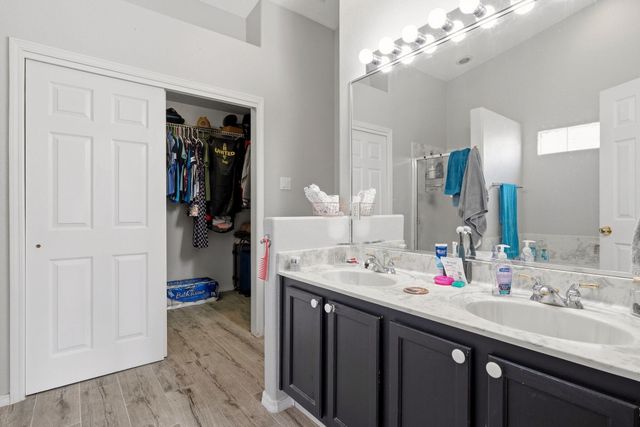 1362 Vista Escondida Court SW, Los Lunas, NM 87031