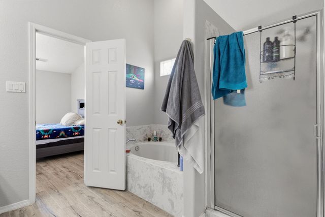 1362 Vista Escondida Court SW, Los Lunas, NM 87031