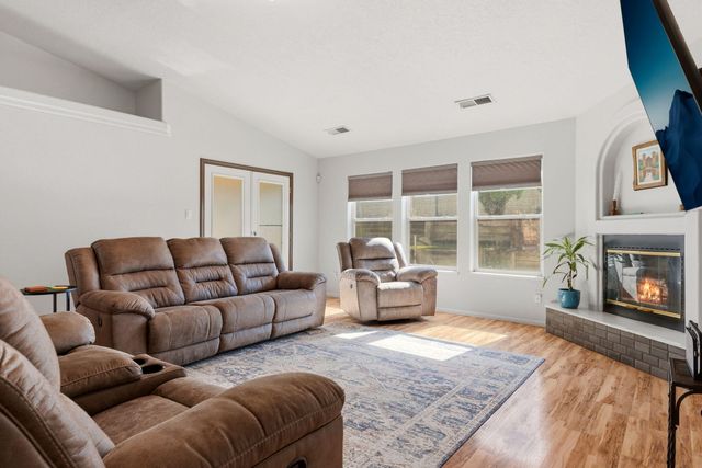 1362 Vista Escondida Court SW, Los Lunas, NM 87031