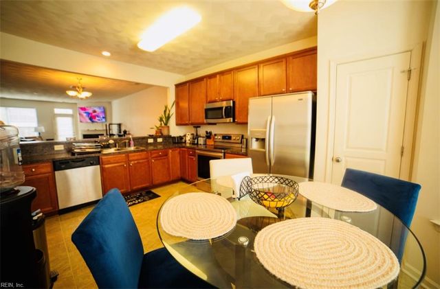 10 Rutland DR, Hampton, VA 23666