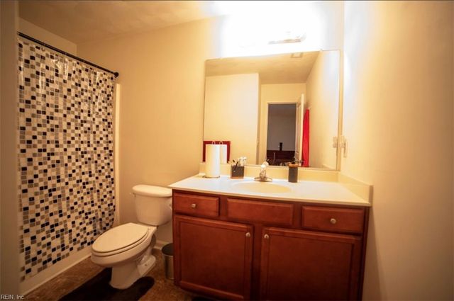 10 Rutland DR, Hampton, VA 23666