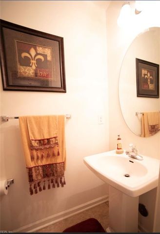 10 Rutland DR, Hampton, VA 23666