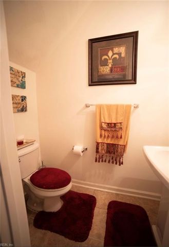 10 Rutland DR, Hampton, VA 23666