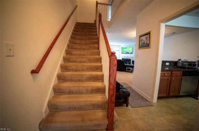 10 Rutland DR, Hampton, VA 23666