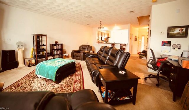 10 Rutland DR, Hampton, VA 23666