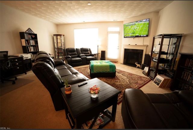 10 Rutland DR, Hampton, VA 23666