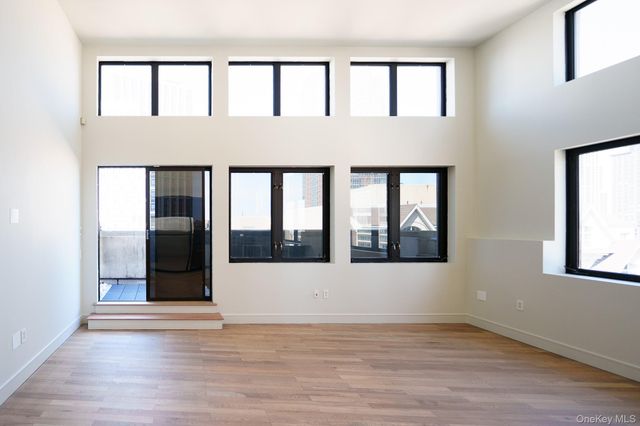 25 Leroy Place PH1, New Rochelle, NY 10801