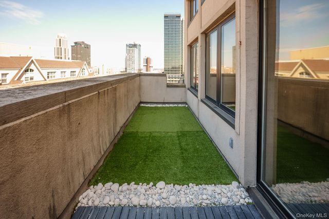 25 Leroy Place PH1, New Rochelle, NY 10801