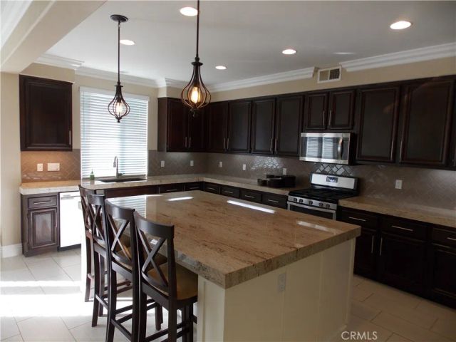 36069 Fresno Circle, Winchester, CA 92596