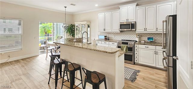 2538 Blackburn CIR, Cape Coral, FL 33991