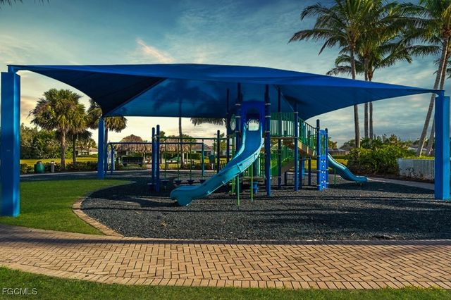 2538 Blackburn CIR, Cape Coral, FL 33991