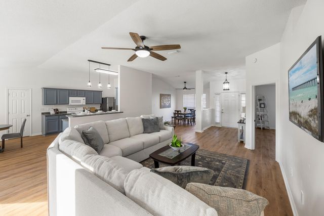 8517 High School Boulevard, Navarre, FL 32566