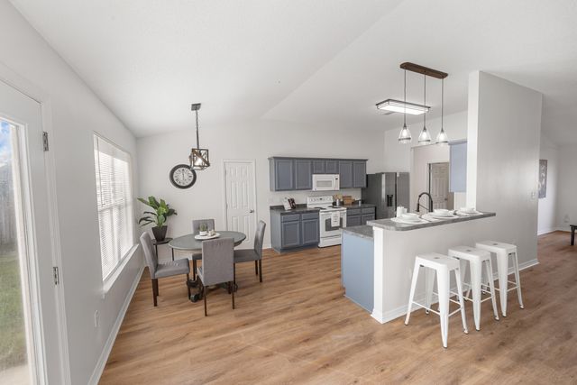 8517 High School Boulevard, Navarre, FL 32566