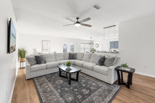 8517 High School Boulevard, Navarre, FL 32566