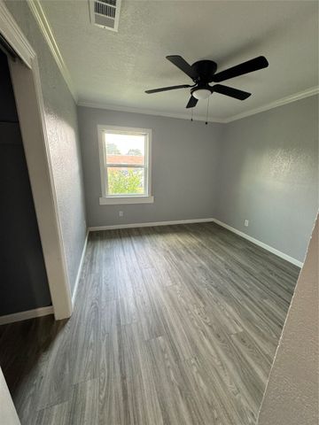 4025 Eastland Street, Fort Worth, TX 76119