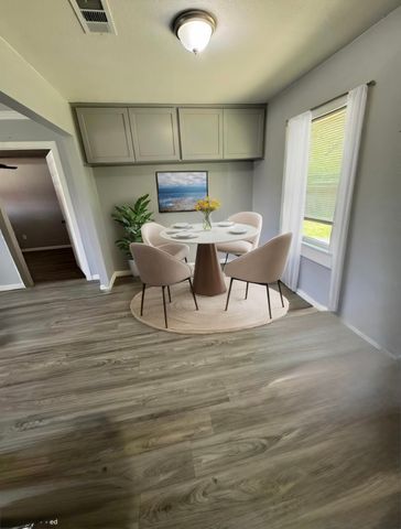 4025 Eastland Street, Fort Worth, TX 76119