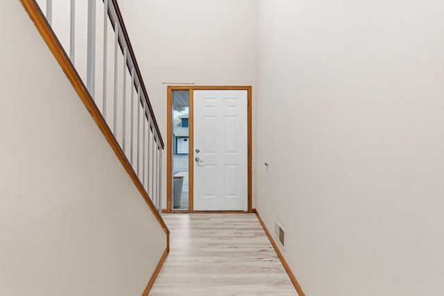 3230 Edgerton Street, Vadnais Heights, MN 55127