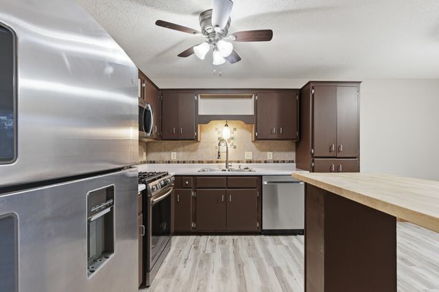 3230 Edgerton Street, Vadnais Heights, MN 55127