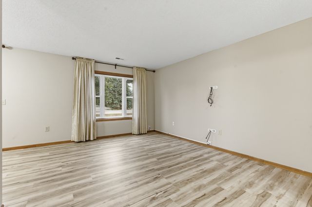 3230 Edgerton Street, Vadnais Heights, MN 55127