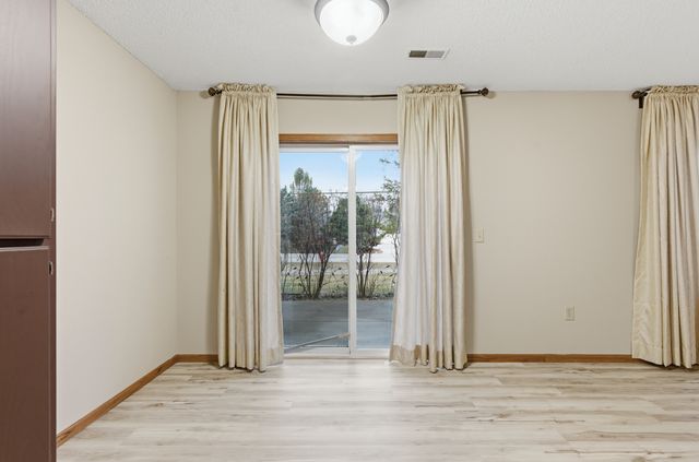 3230 Edgerton Street, Vadnais Heights, MN 55127