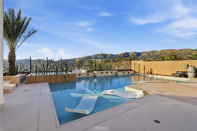 20454 W Albion Way, Porter Ranch, CA 91326