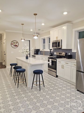 905 E Park Avenue B, Savannah, GA 31401