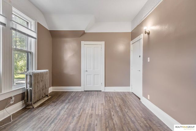 1309 S 32nd Street, Omaha, NE 68105