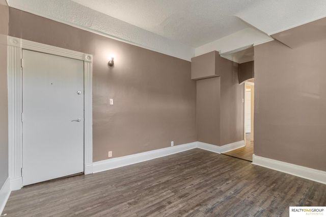 1309 S 32nd Street, Omaha, NE 68105