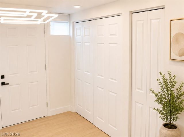 534 Tam O Shanter, Las Vegas, NV 89109