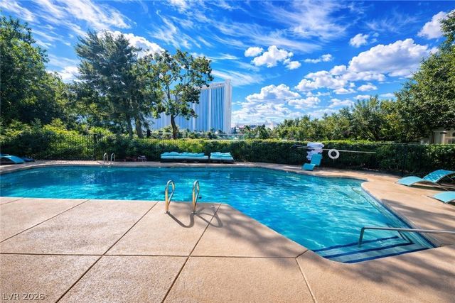 534 Tam O Shanter, Las Vegas, NV 89109