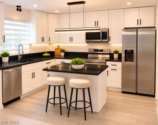 534 Tam O Shanter, Las Vegas, NV 89109