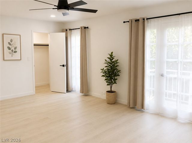 534 Tam O Shanter, Las Vegas, NV 89109